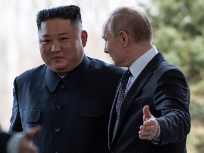 Kim Jong Un And Vladimir Putin Pledge Stronger Ties In First Summit | GG2