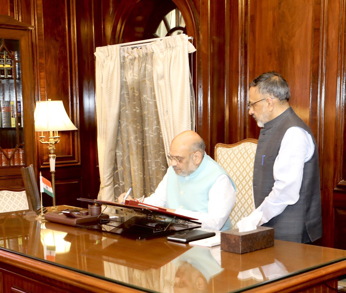 amit-shah-takes-charge-as-union-home-minister-gg2