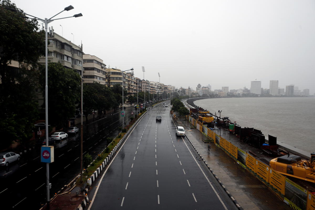 Mumbai streets deserted as India's biggest city braces for cyclone GG2