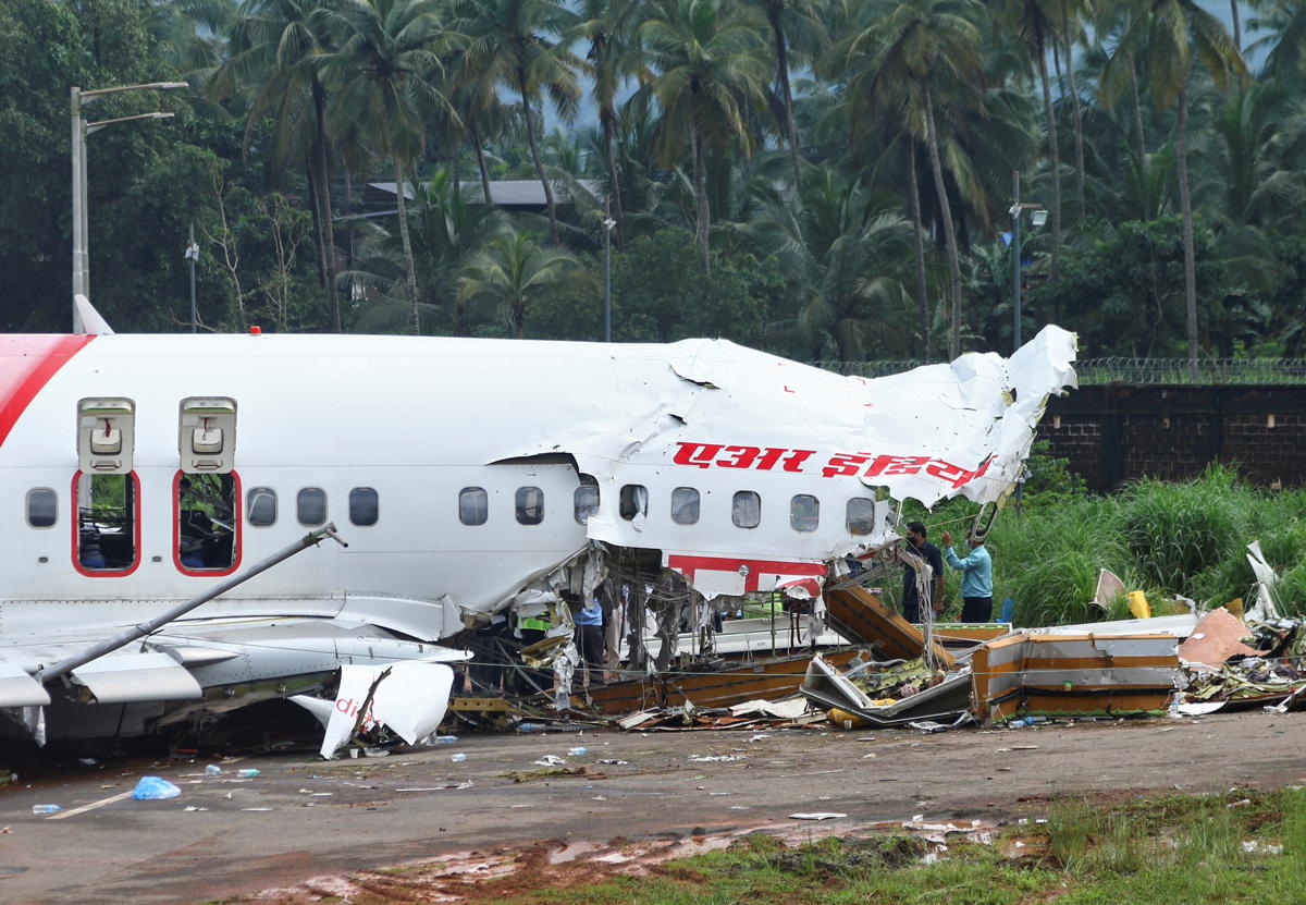 18 killed as Air India jet crashes at stormhit Kerala airport GG2