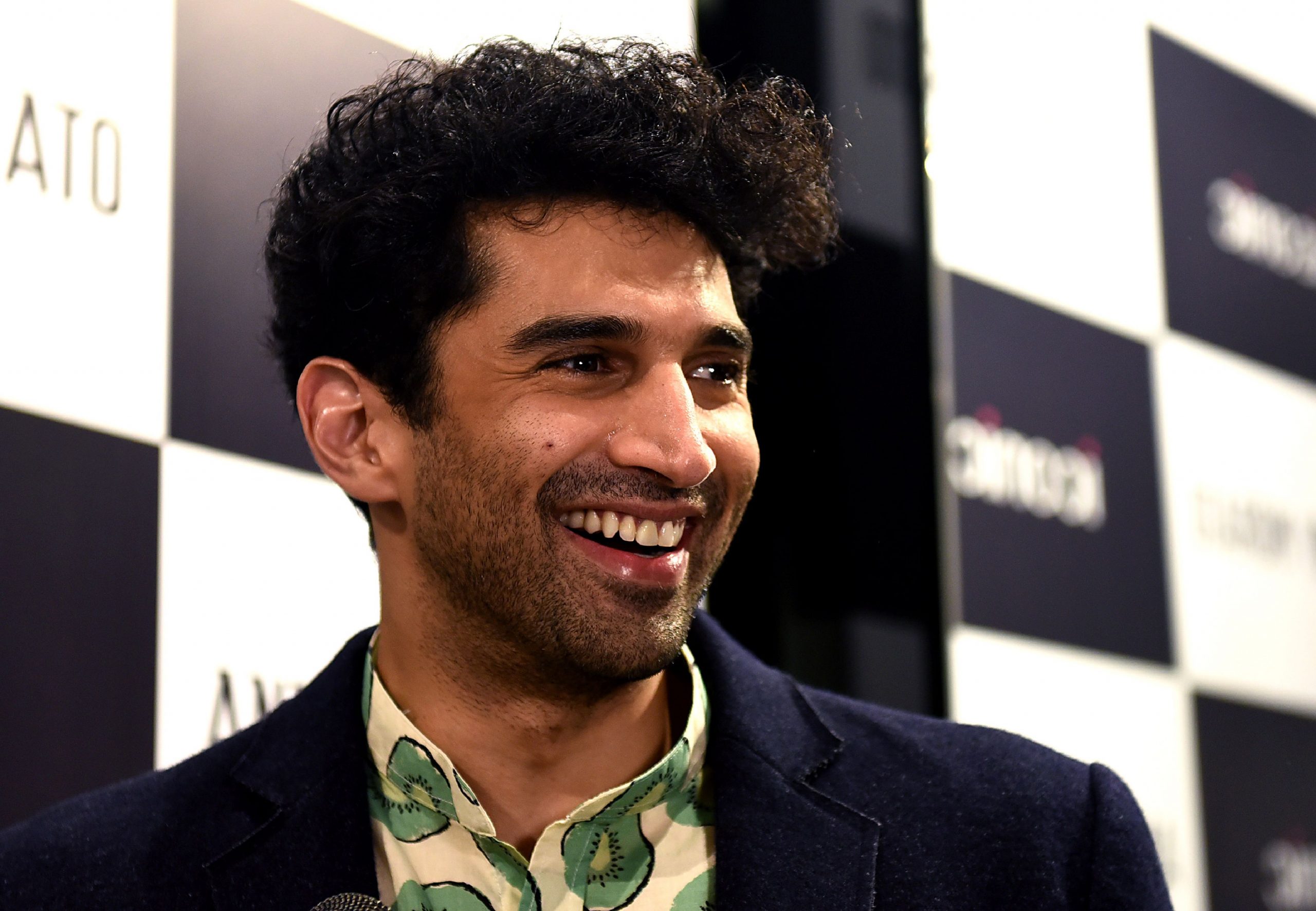 Aditya Roy Kapur Reacts To Viral Video Of A Fan Trying To Kiss Him ...