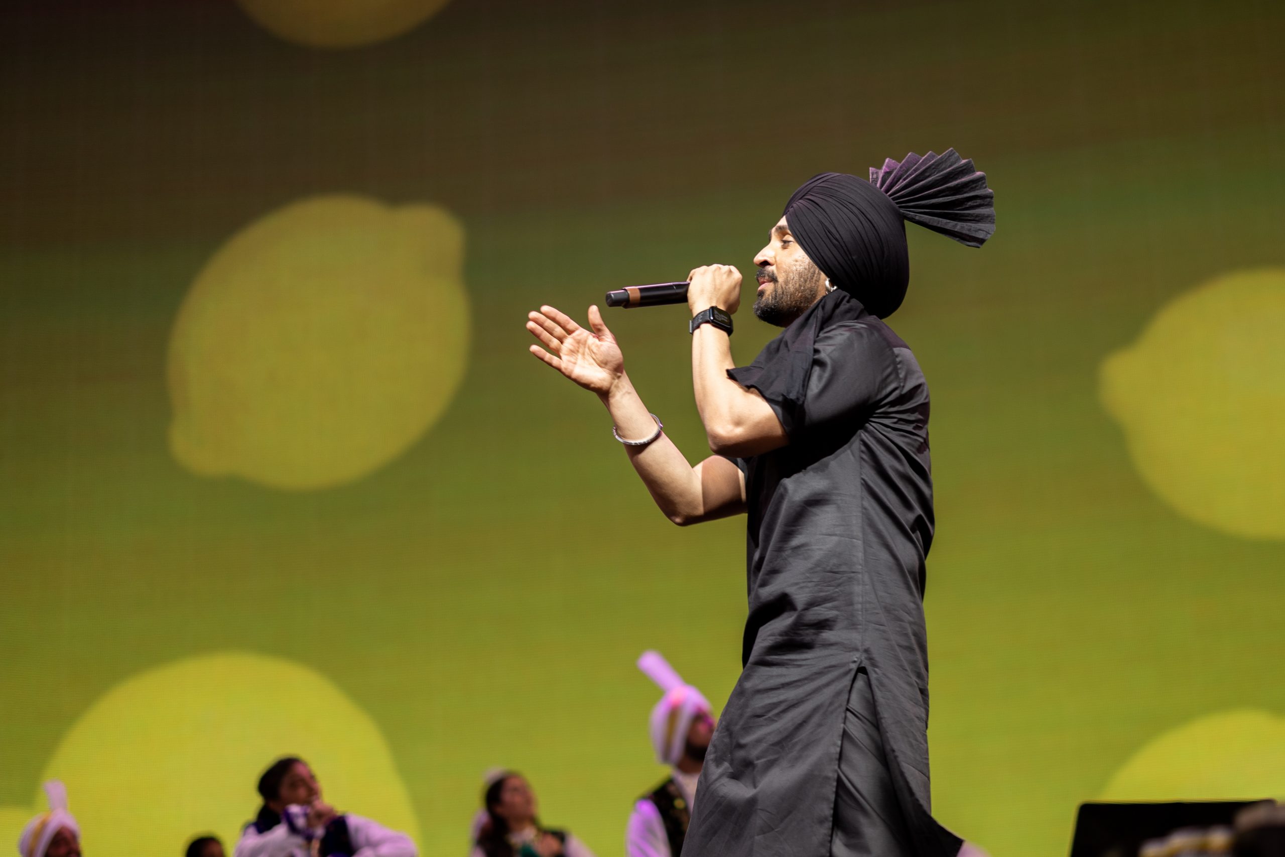 Diljit Dosanjh creates Coachella history, makes people groove to