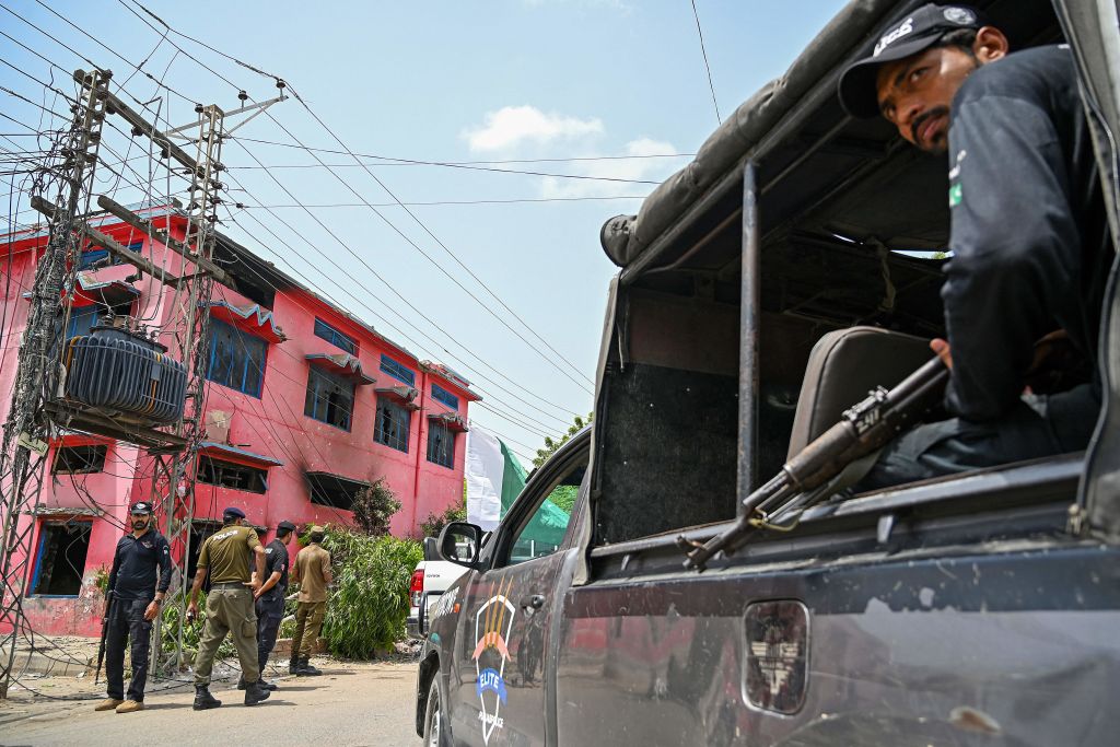 More Than 100 Arrested After Mob Burns Churches Pakistan