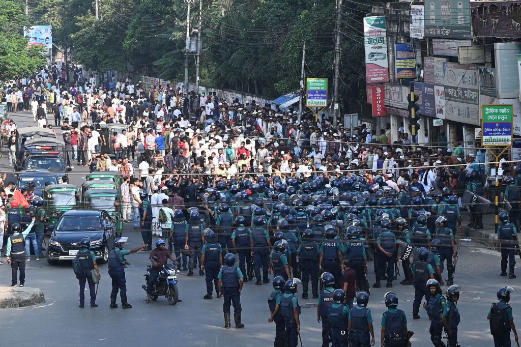 Bangladesh Protesters Urge Prime Minister Hasina To Resign - GG2