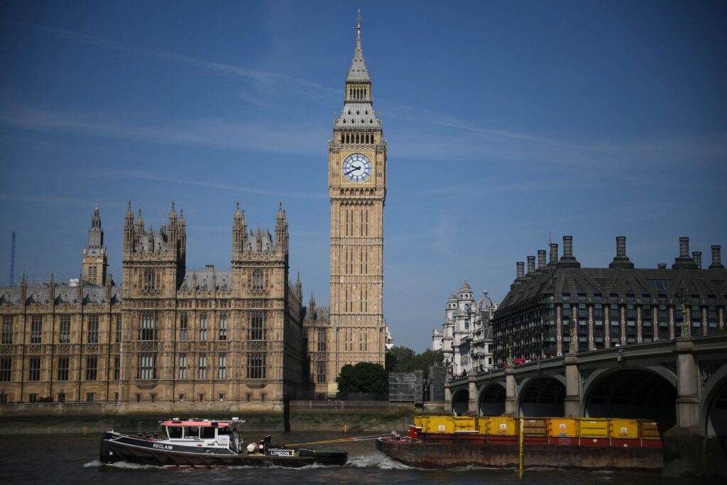 Big Ben celebrates 100 years of New Year ‘bongs’ - GG2